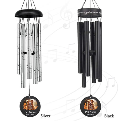 The wind chimes with pictures are available in two styles: black and silver
